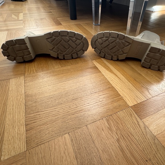 Steve Madden Hayle Boot in Sand Suede - Picture 9 of 12